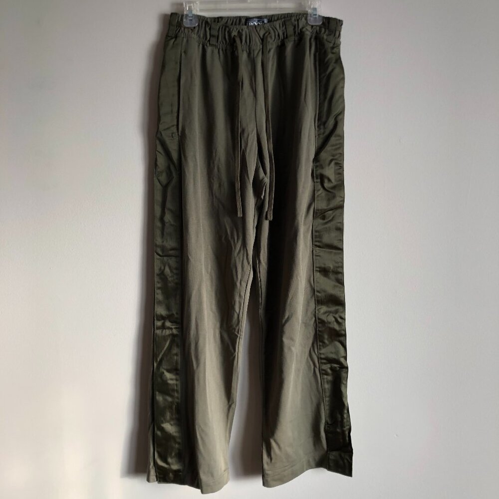 Nike HJ3899-222 Men’s Medium Devin Booker Tear Away Pants Olive Green